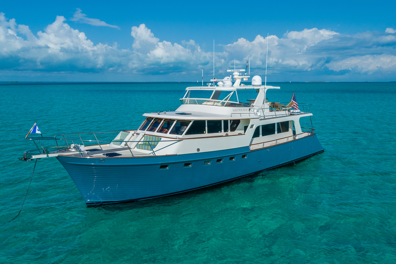 halcyon yachts reviews